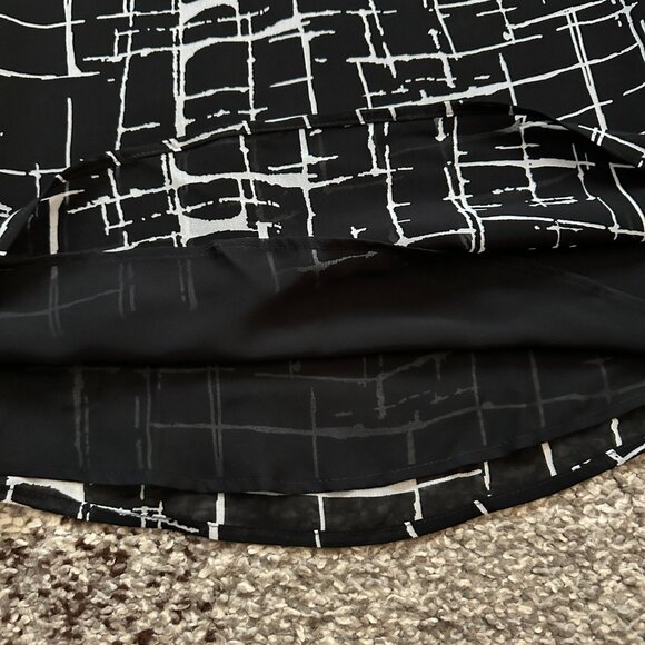 CALVIN KLEIN (L) Black White Geometric Print Chiffon Peasant Blouse Top Tie-Neck - Picture 12 of 12